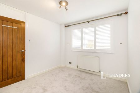3 bedroom semi detached to rent Egmont Road, Walton-on-Thames, Surrey, KT12 - Photo 5