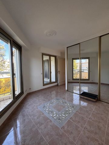 NICE CIMIEZ - Grand T3 vide avec terrasse - Photo 4