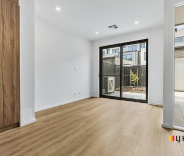 Townhouse In Central Location - Photo 1