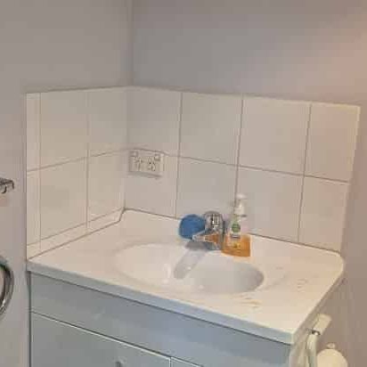 Chic 1BR Flat in New Windsor! - Photo 1