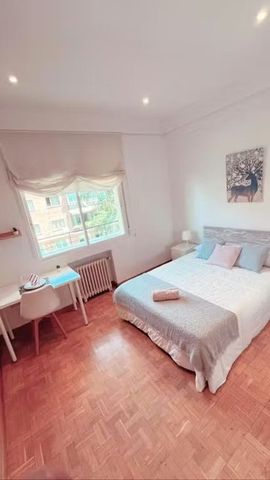 Calle de Velayos, Madrid, Community of Madrid 28035 - Foto 4