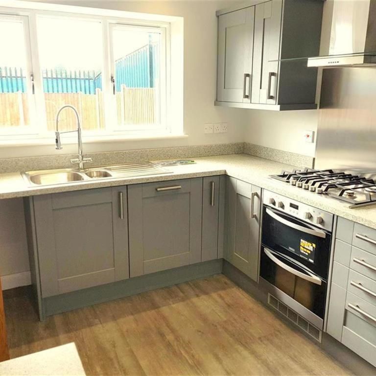 3 Bed Semi-Detached House, Berkshire Road, LE2 - Photo 1