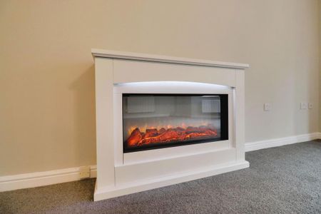 4 bedroom semi-detached house to rent - Photo 4