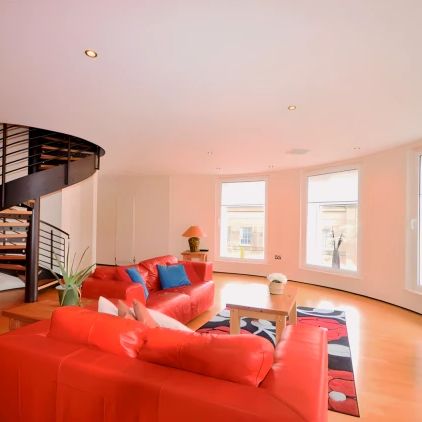 3 bedrooms 2 bathrooms - Photo 1