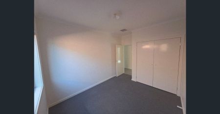 Highly sought-after family home in Habitat Estate! - Photo 3