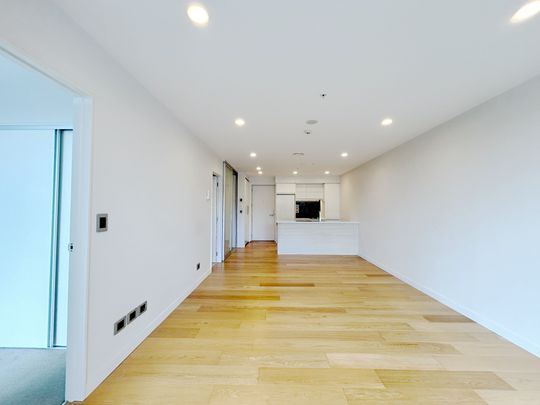 Modern 2-Bedroom Apartment in Prime Epsom - Photo 1