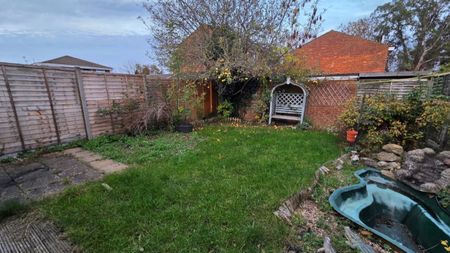 3 Bed Semi-Detached House, Dunsmore Road, LU1 - Photo 4