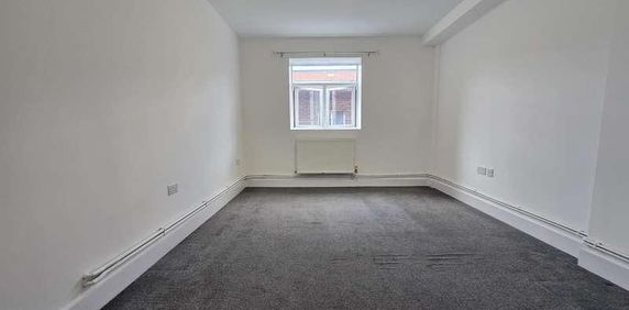 High Street, Slough, SL1 - Photo 2