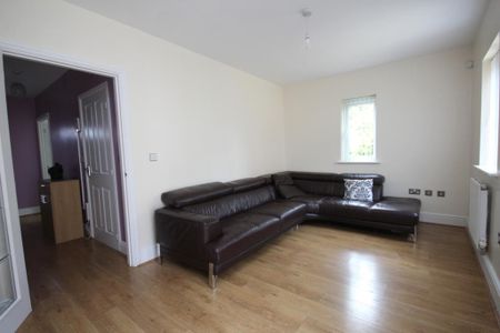 4 bedroom detached house to rent - Photo 2