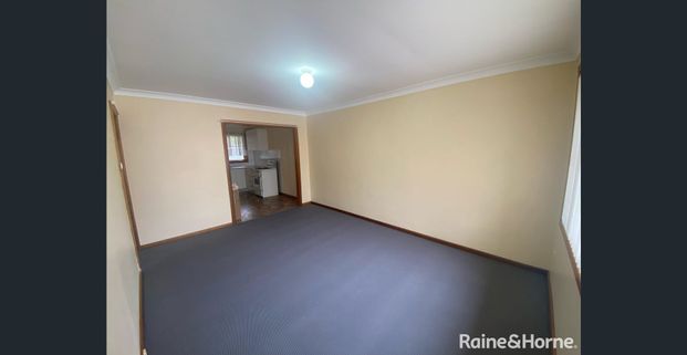 Cozy Two-Bedroom Unit in Farmborough Heights - Photo 1