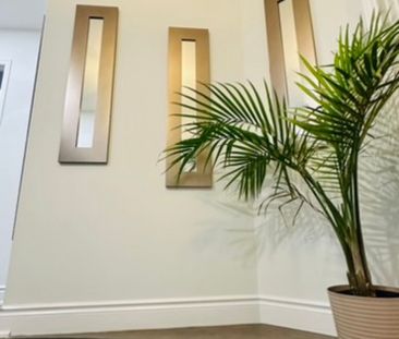 For Lease - 6111 Camgreen Circle, Mississauga, Ontario - Photo 2