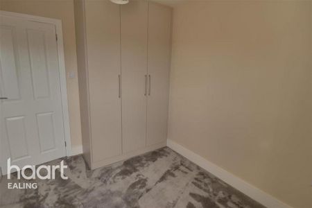 4 bedroom flat to rent - Photo 3