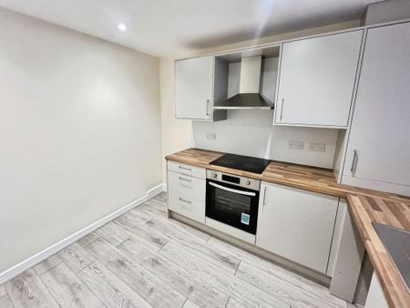 2 bedroom maisonette to rent - Photo 2