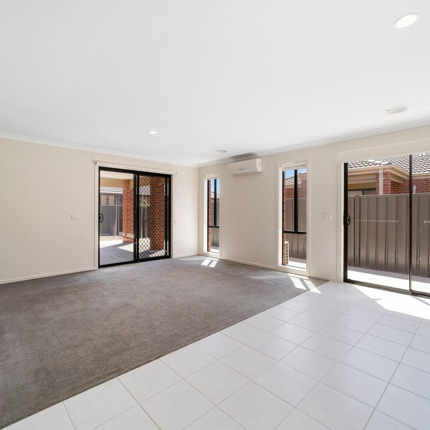 Perfect location & Spacious - Photo 1