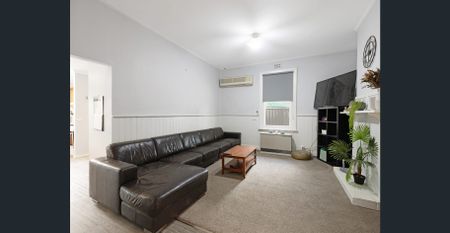 CENTRAL LOCATION - Photo 2