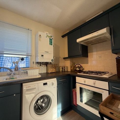Lloyd Close, Cheltenham, GL51 - Photo 1