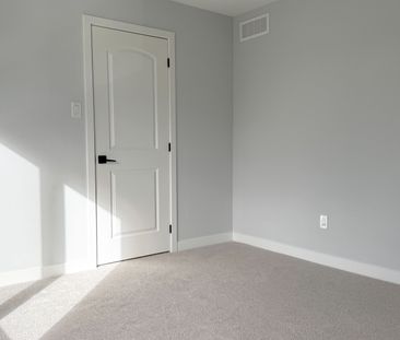 For Lease - 122 Tonic Crescent, Kanata, Ontario - Photo 2