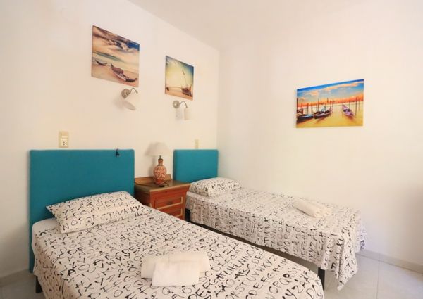 Villa for rent in Cumbre del Sol with 5 bedrooms