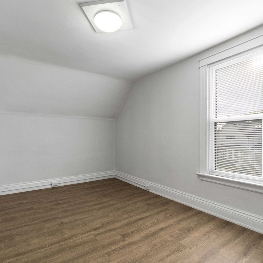 4 Bed, 2 Bath - Photo 1