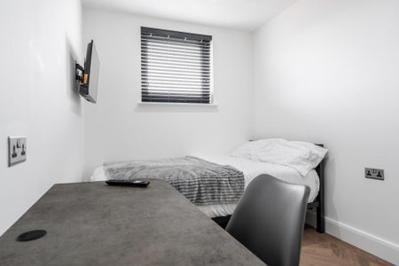 6 bedroom house to rent - Photo 2