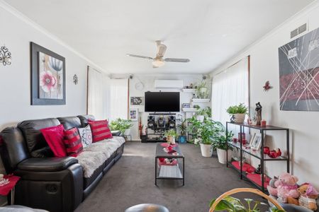 Four Bedroom Family Home - Photo 4