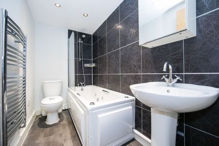 Harold Walk, Hyde Park, Leeds - Photo 2