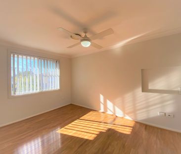 3 Bedrooms Duplex with Extra Study Room and Ducted Air Conditioning - Photo 1