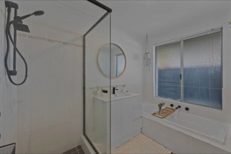 Secret Harbour - Photo 5