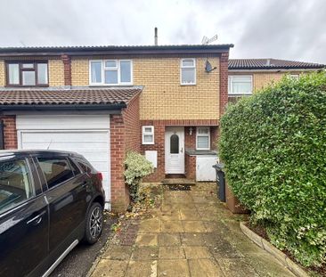 3 bedroom terraced house to rent - Photo 3