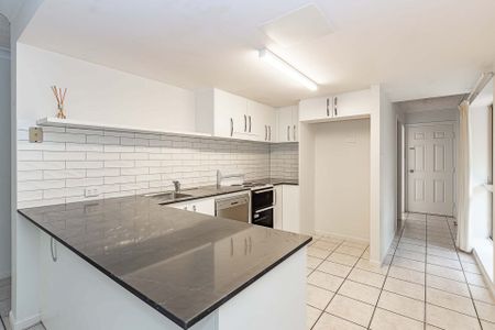 3/75 Cook Street, North Ward - Photo 2