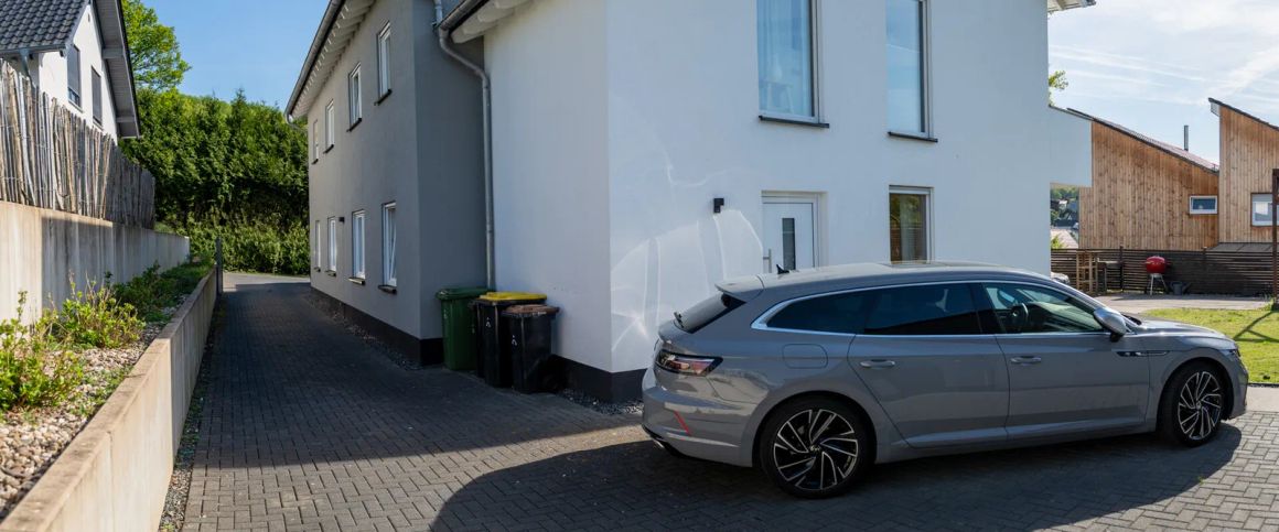 Hochwertige Doppelhaushälfte mit Garten, Garage & Einbauküche - Photo 1