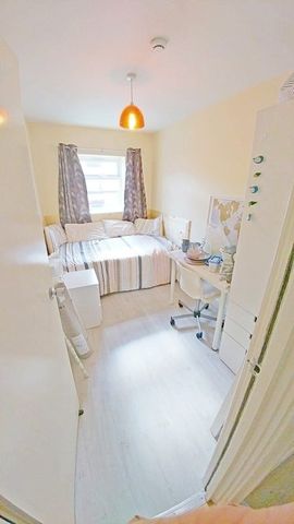 Room in a Shared Flat, Liverpool, L15 - Photo 5