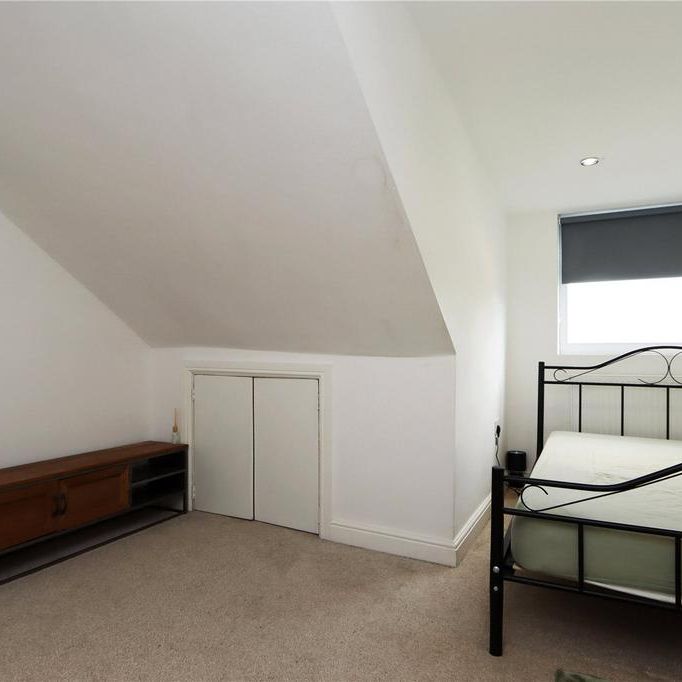 6 bedroom flat to rent - Photo 1