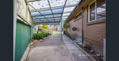 FAMILY HOME IN CENTRAL SEBASTOPOL LOCATION - Photo 2