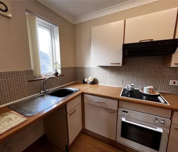 2 bedroom flat to rent - Photo 3