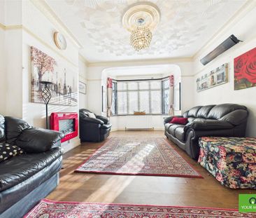 4 bedroom detached house to rent - Photo 2