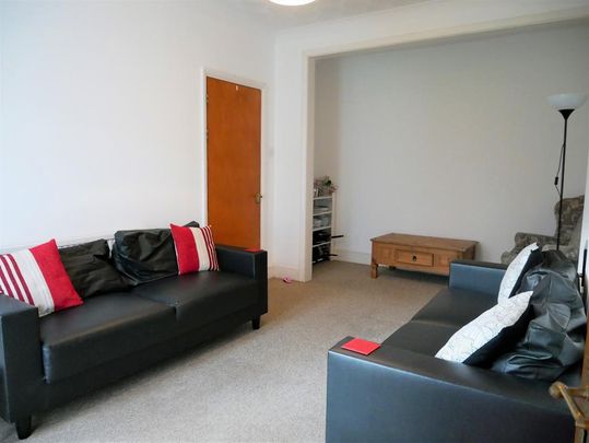 6 bedroom semi-detached house to rent - Photo 1