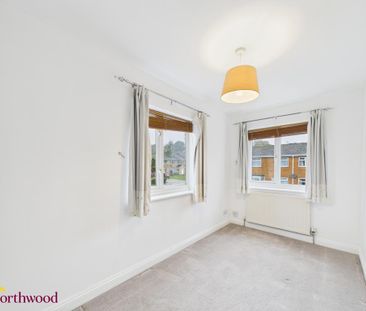 4 bedroom semi-detached house to rent - Photo 2