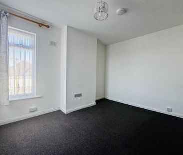 Commercial Road - Photo 1