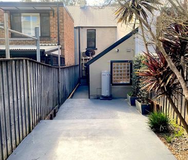 A sophisticated & charming terrace with rear lane access + parking ... - Photo 2