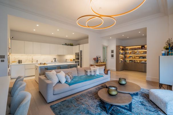 Cumberland House, Clifton Gardens, Little Venice, W9 1DX - Photo 1