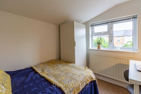Room 1 - Photo 3