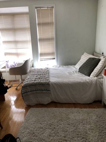 Available December 1st - Spacious 3 Bedroom Home in Kerrisdale - Photo 2