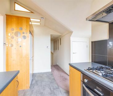 2 bedroom penthouse to rent - Photo 4