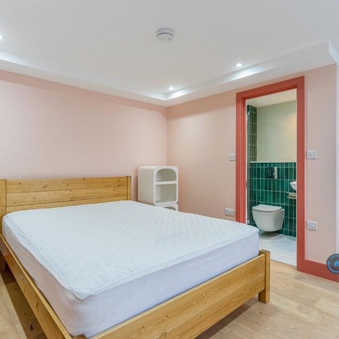 Studio to rent - Photo 1