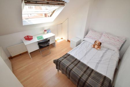 4 bedroom terraced house to rent - Photo 5