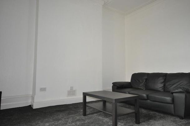 Wesley Road, Armley - Photo 1