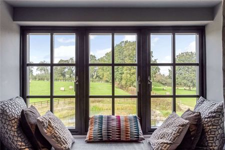 A beautifully designed family home - Photo 5