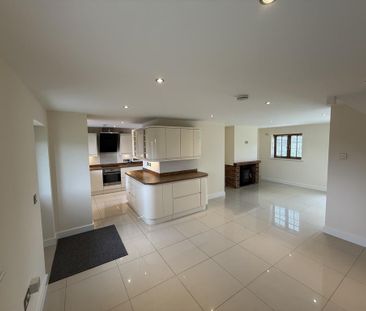 3 bedroom detached house to rent - Photo 5