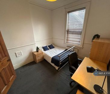 3 bedroom flat to rent - Photo 2